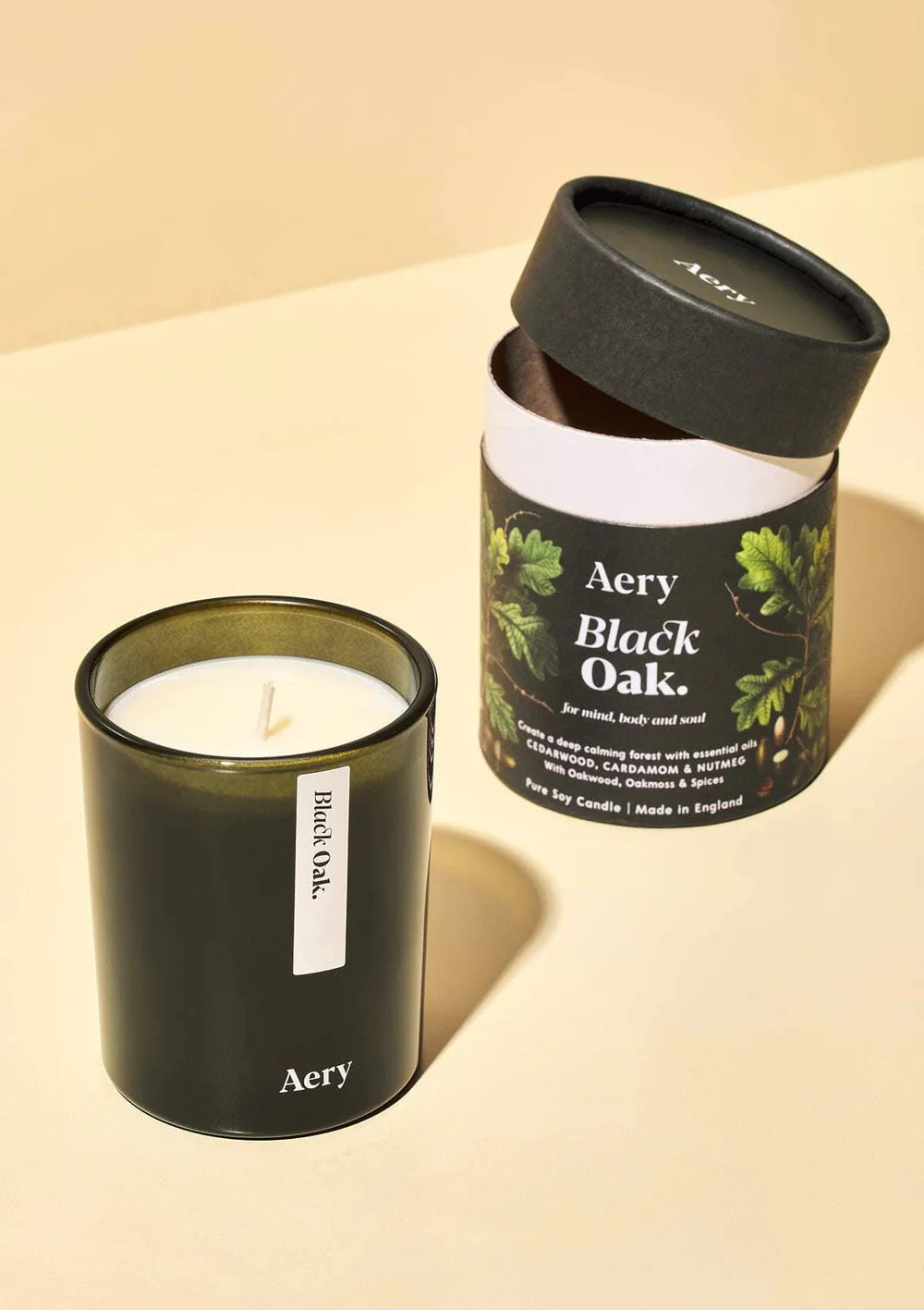 BLACK OAK SCENTED CANDLE - CEDARWOOD CARDAMOM AND NUTMEG