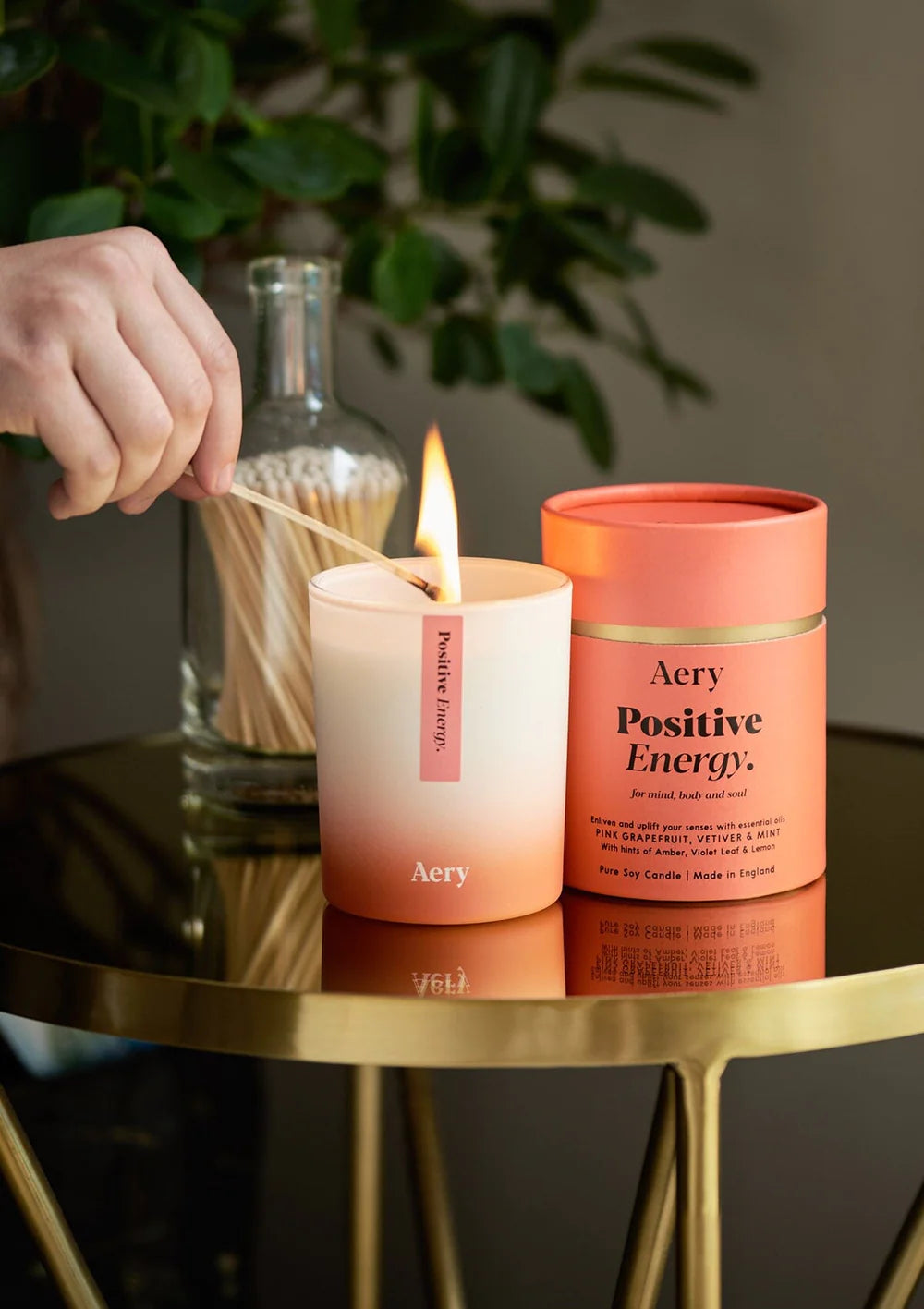 POSITIVE ENERGY SCENTED CANDLE - PINK GRAPEFRUIT VETIVER AND MINT